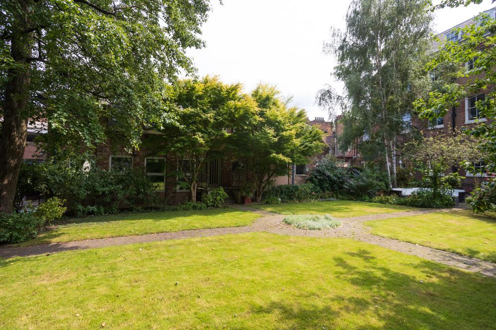 Garforth House-53 Gardens_WebRes.jpg