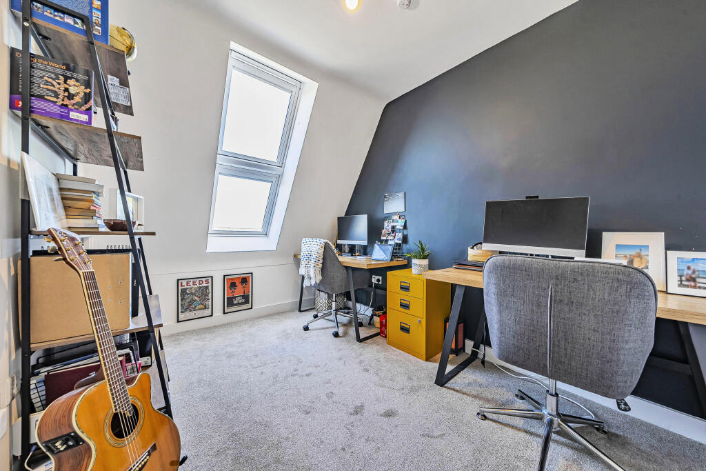 22-681e3a83affd8-1287636-ARW-22