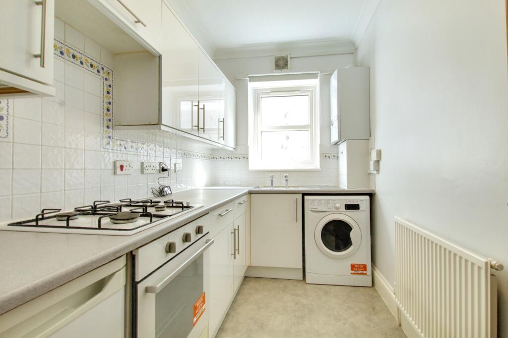 3.kitchen.jpg