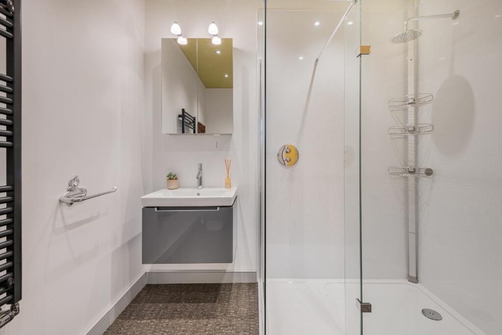 Bedroom Four Ensuite