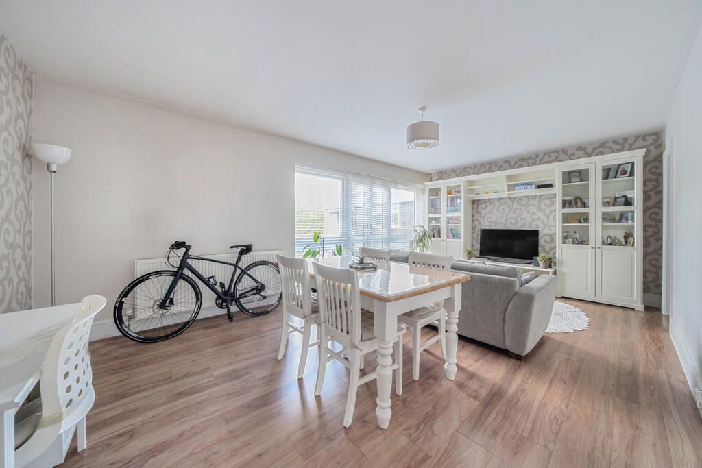 1349825-5-68c43ac...