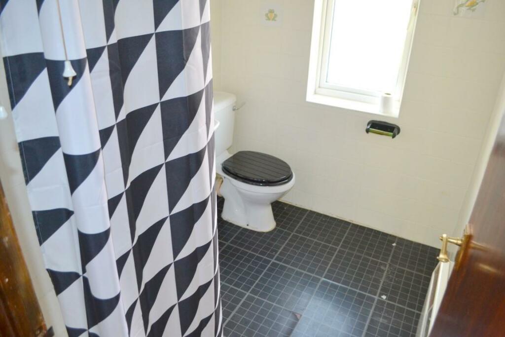 Bath 2 (Medium) - Copy (2).JPG