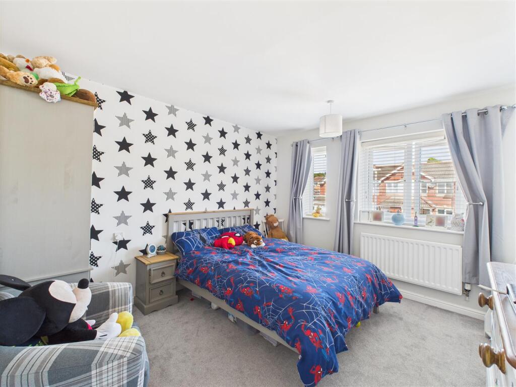 BEDROOM 2