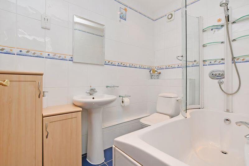 Main Bedroom Ensuite