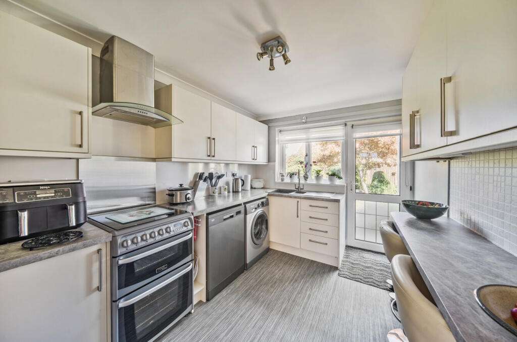 Kitchen/Breakfast Rm