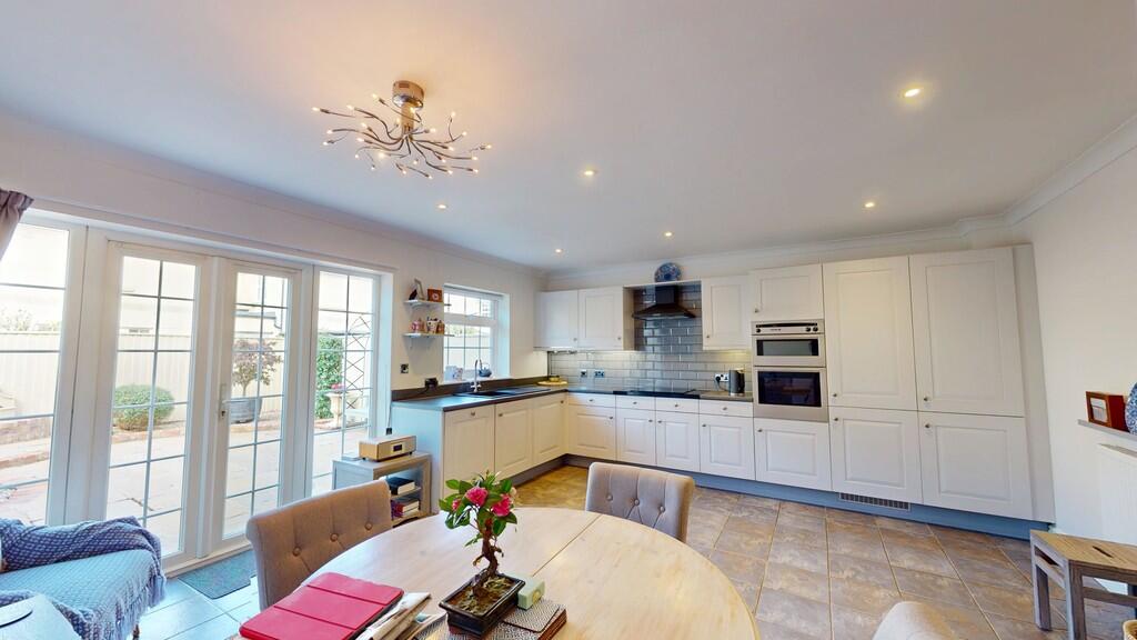 1721-10062025_160...