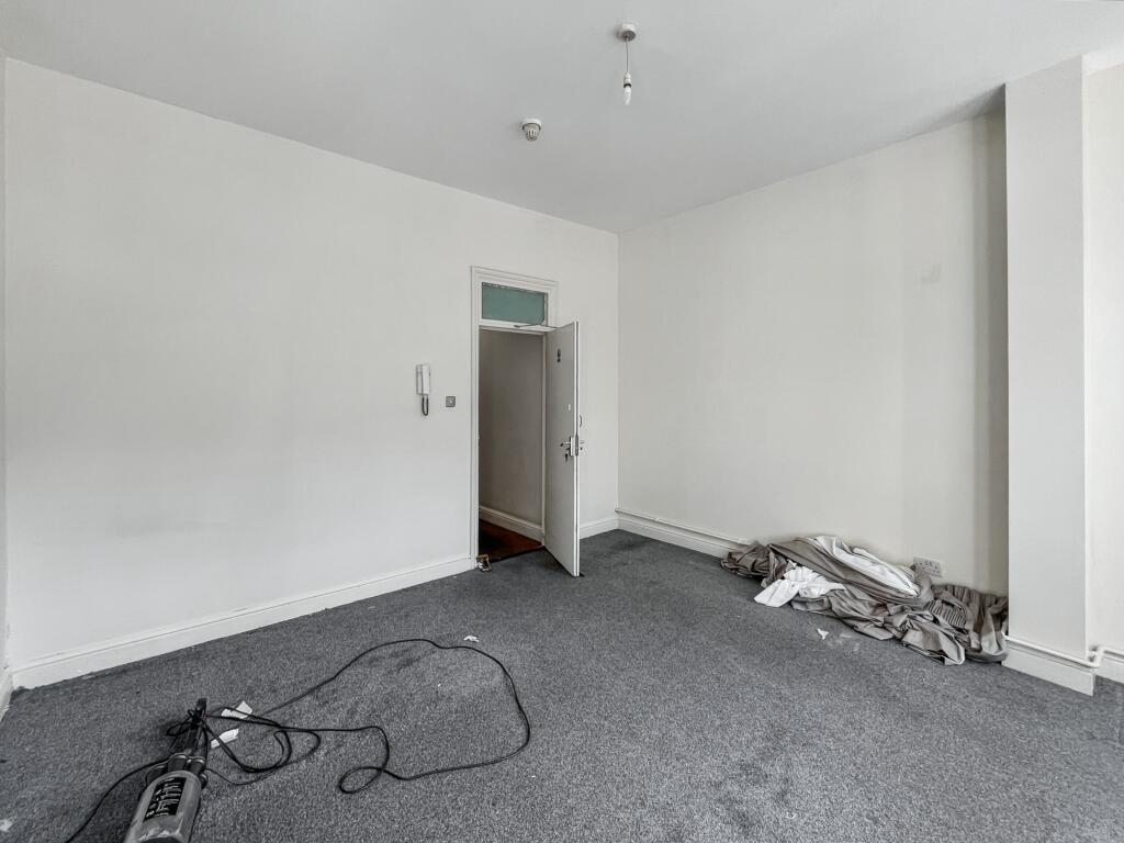 98 Ritherdon Road, Tooting, London SW17 8QQ