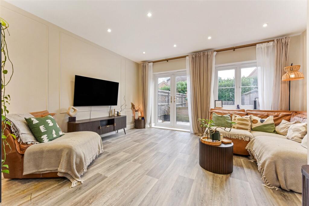 Sitting/Dining Room
