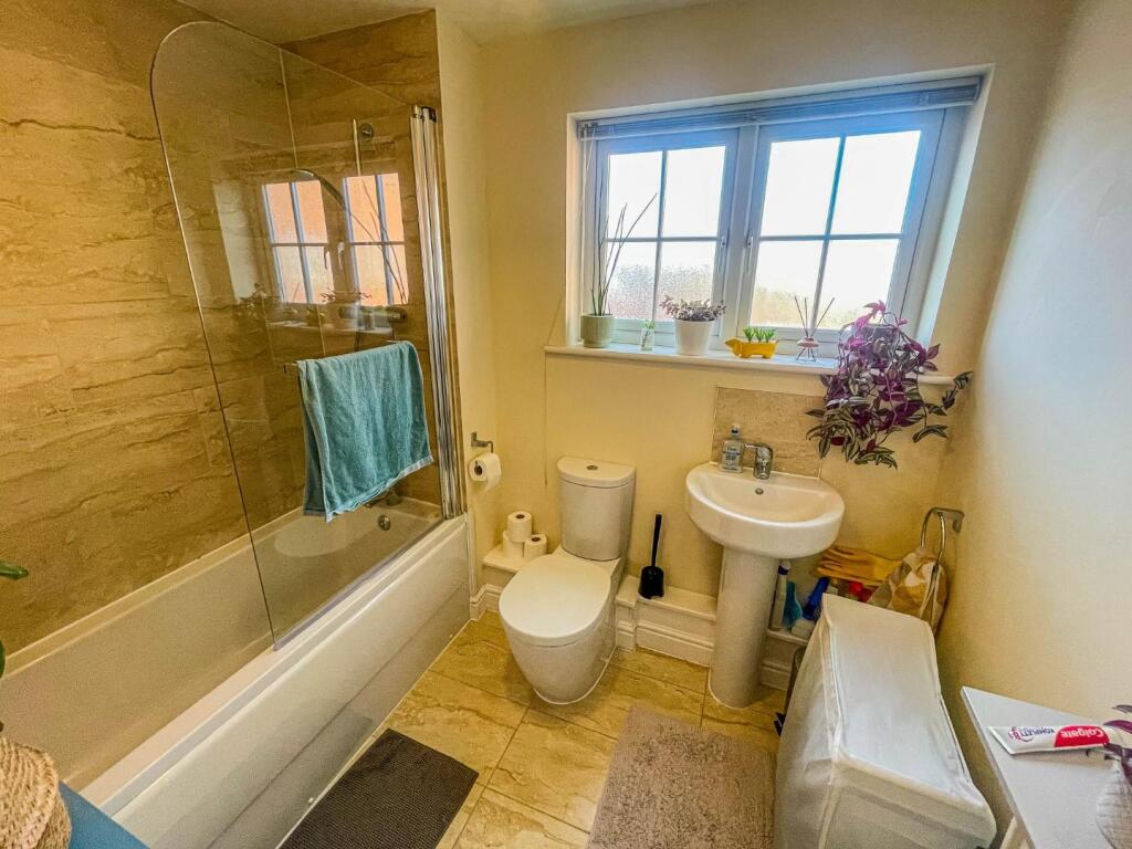 Bathroom.jpg
