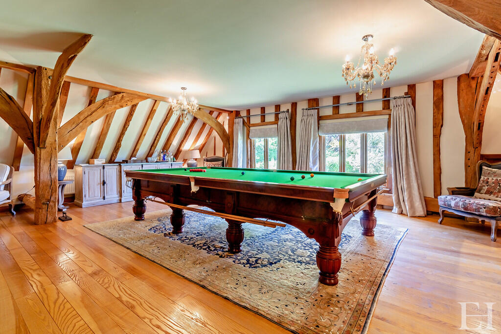 8645646-interiorW...