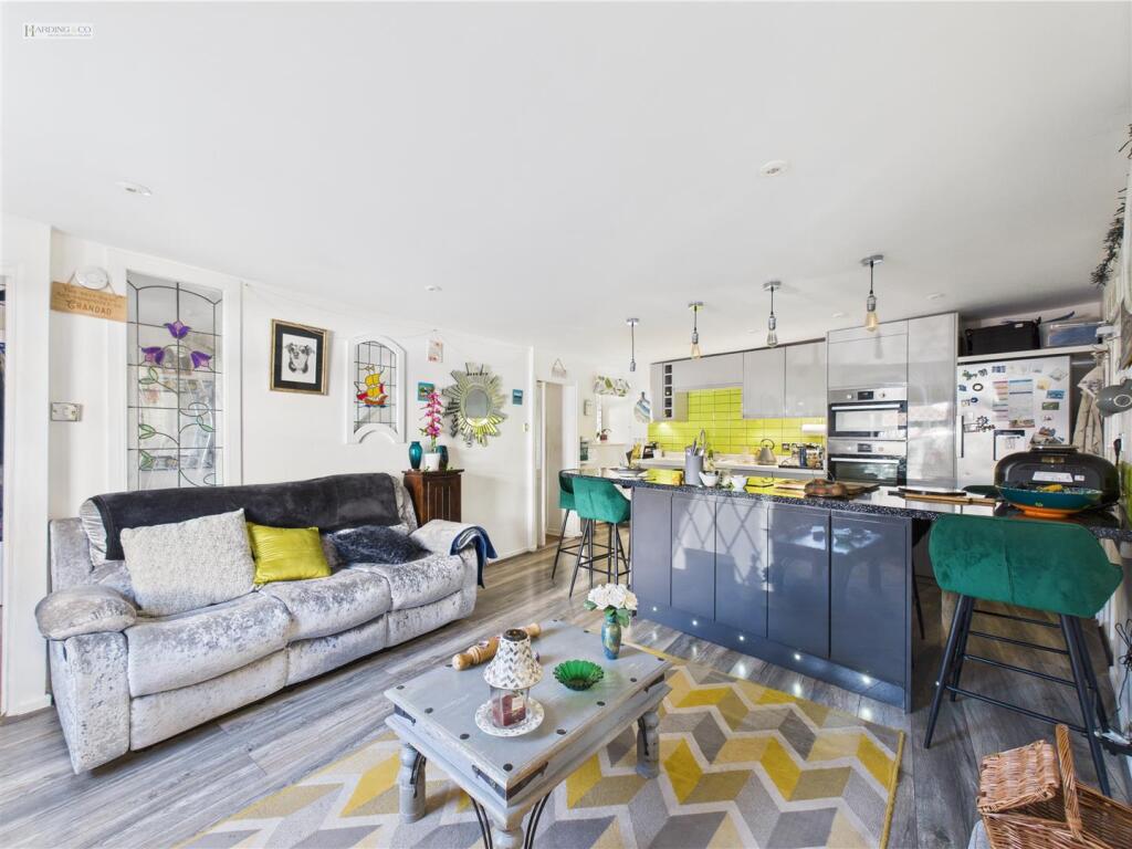 Kitchen Diner ii.jpg