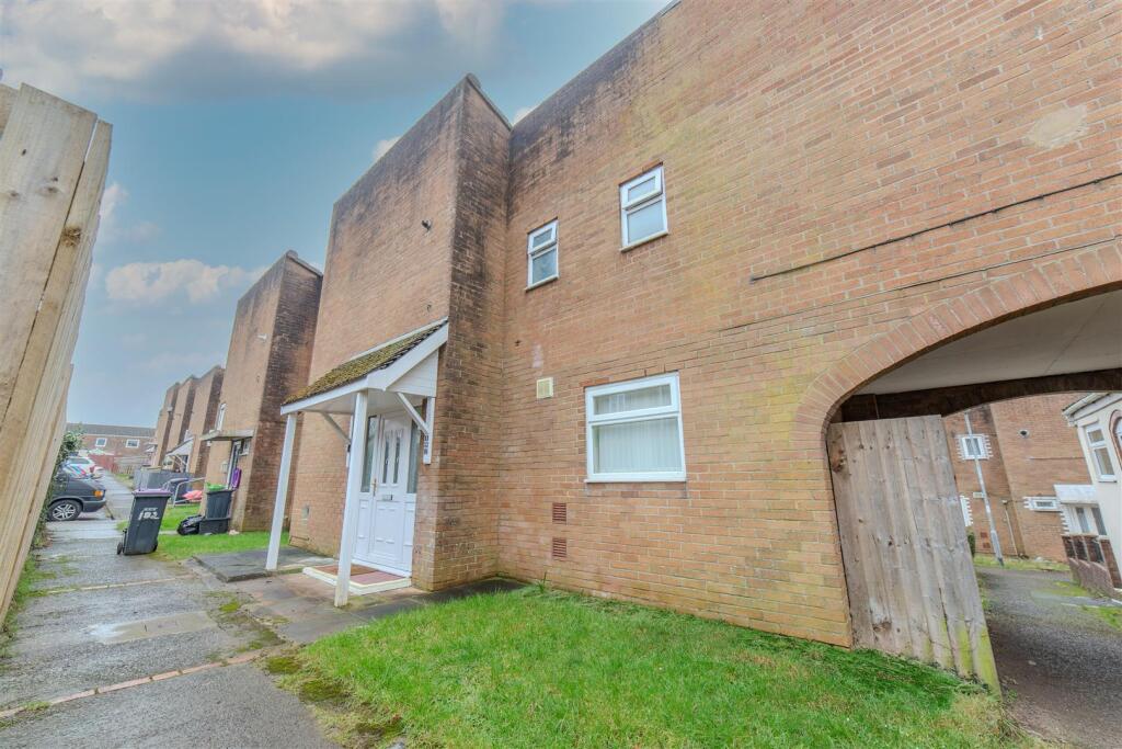 182 Charlton Greenmeadow-16.jpg