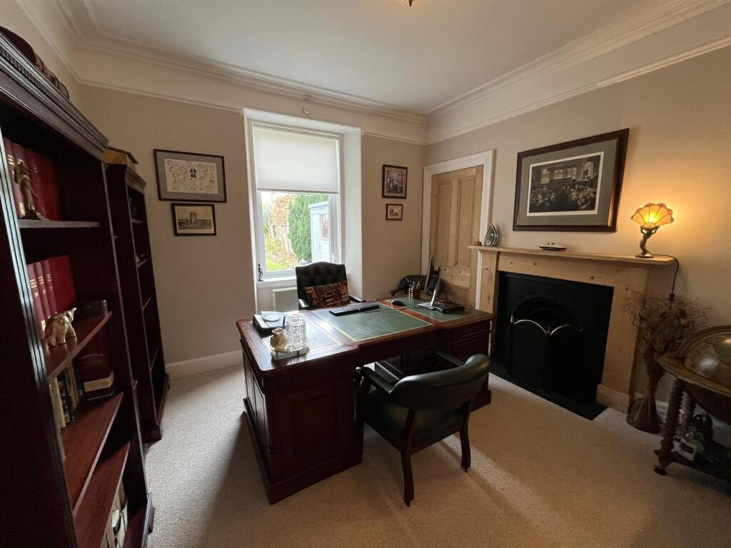 STUDY/BEDROOM 4