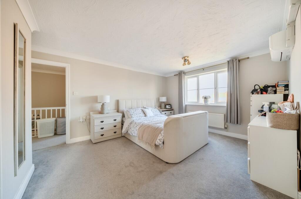 1376091-15-6915e9bf3fae1