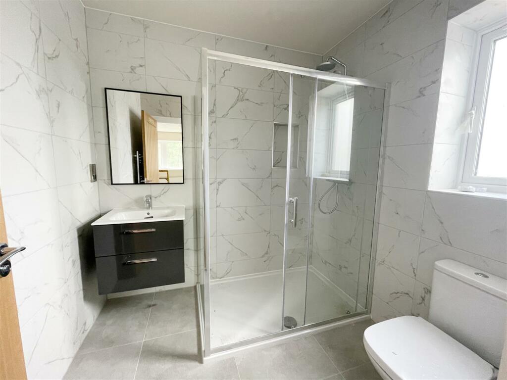 BEDROOM ONE EN-SUITE