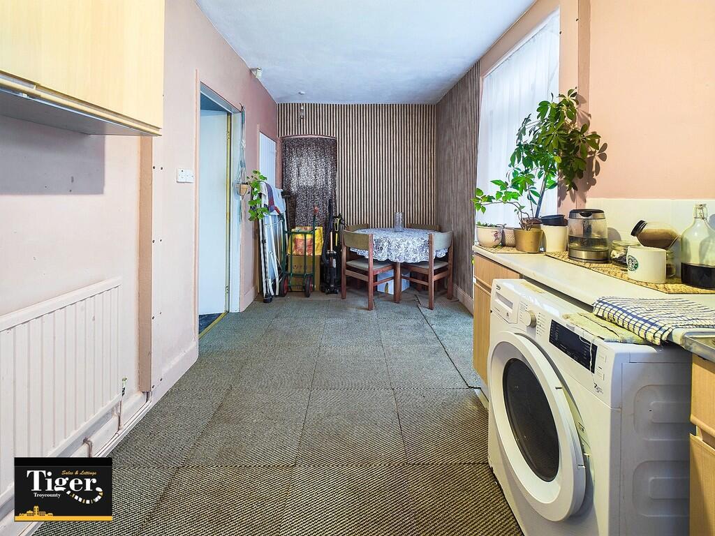 CAM02176G0-PR0469...