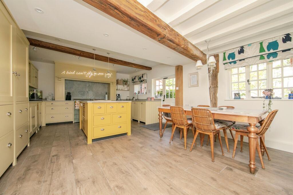 Kitchen / Breakfast Room