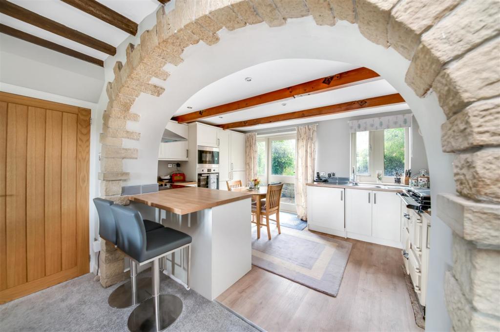 BREAKFAST KITCHEN