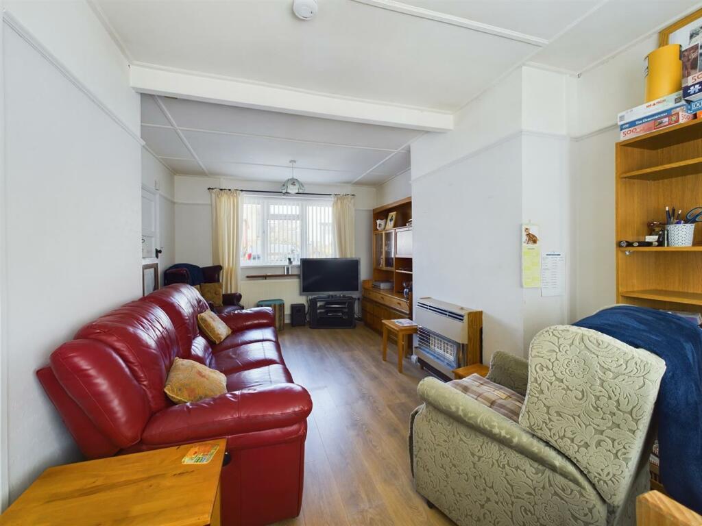 CAM01423G0-PR0098-STILL002.jpg