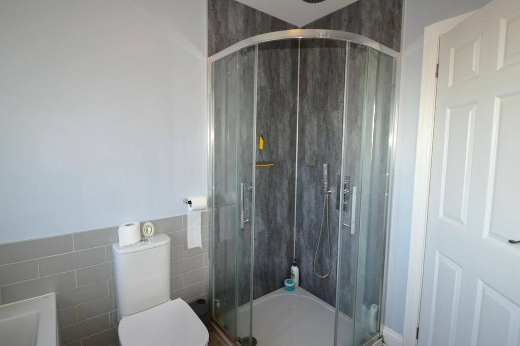 Family Bathroom S...
