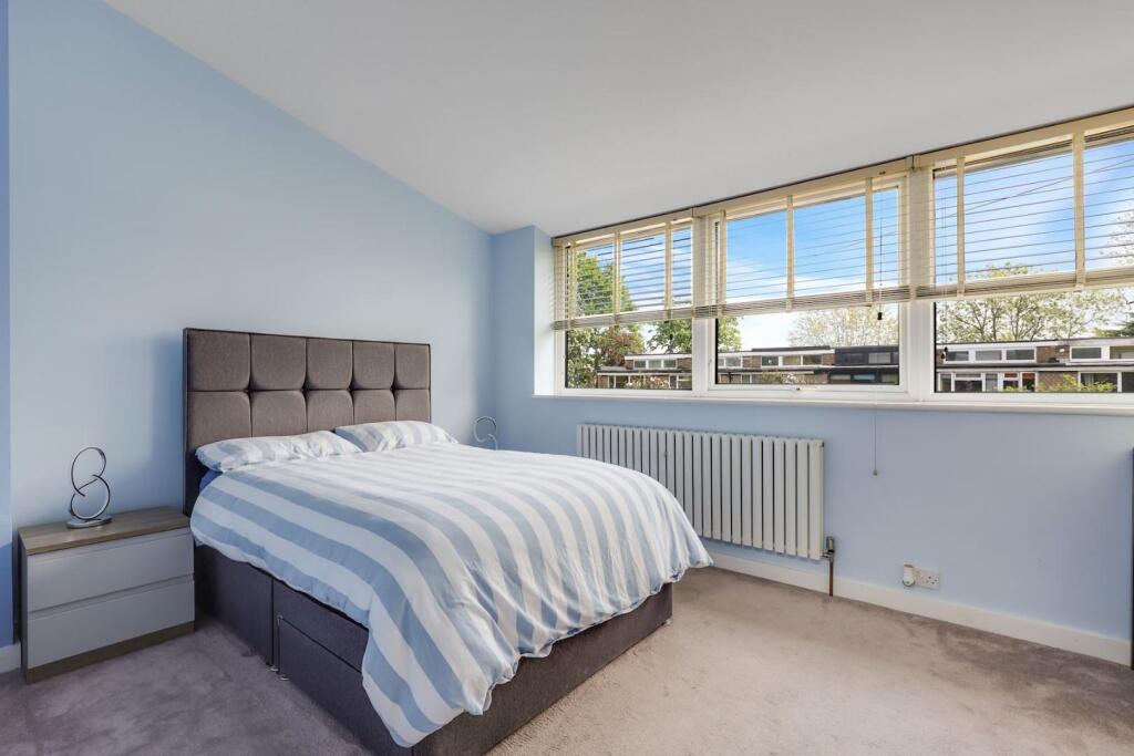 08-8ba8JHPropWorld - 2 Maybourne Close - 22-medium