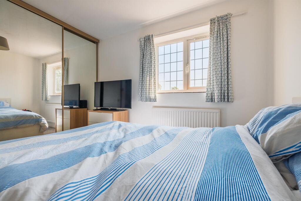 8 Ashtree Farm Court-4.jpg