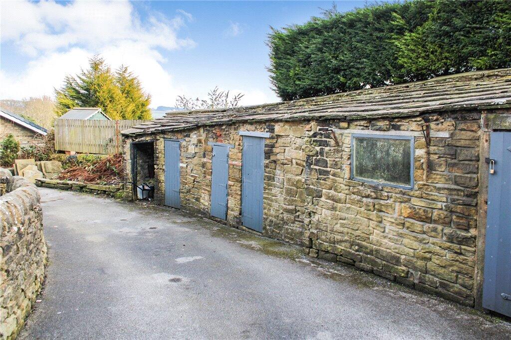 Drive &amp; Outbuildings