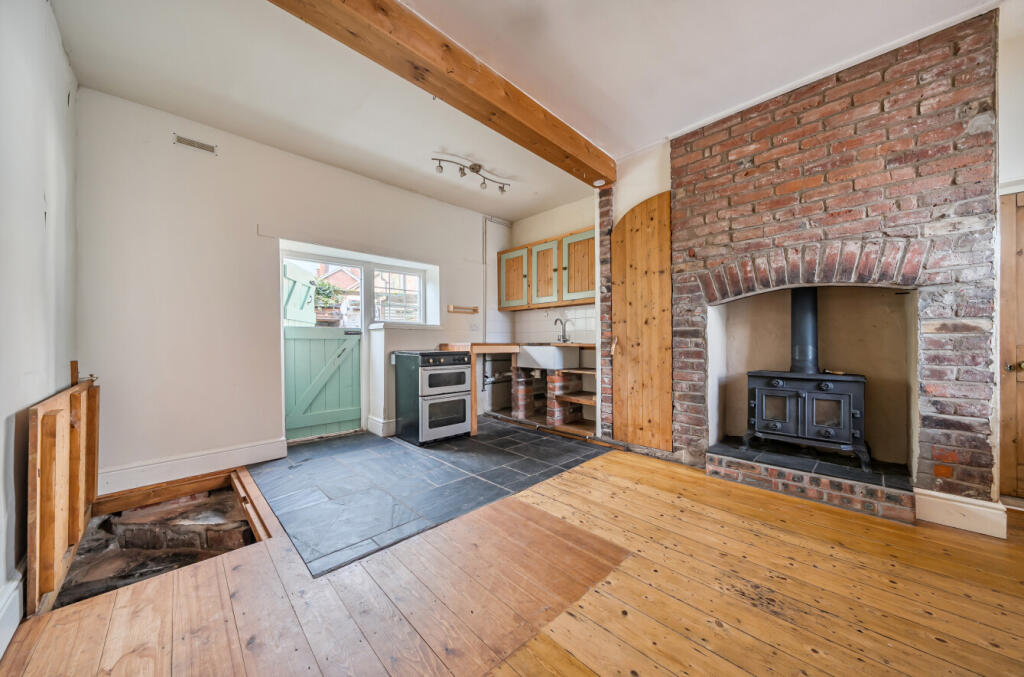 1376430-14-690b6a...