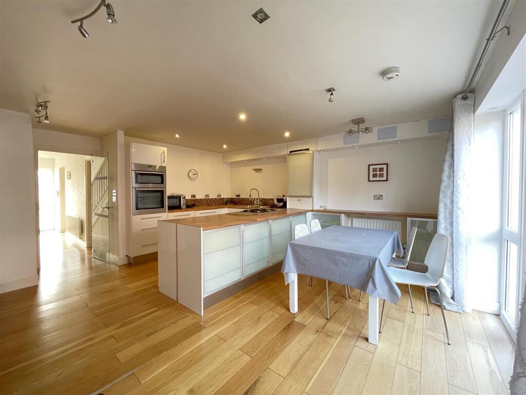 Living / Dining Room