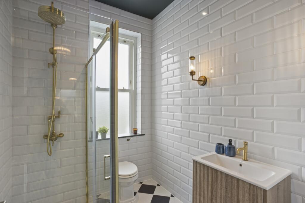 73098_205-Harvist...