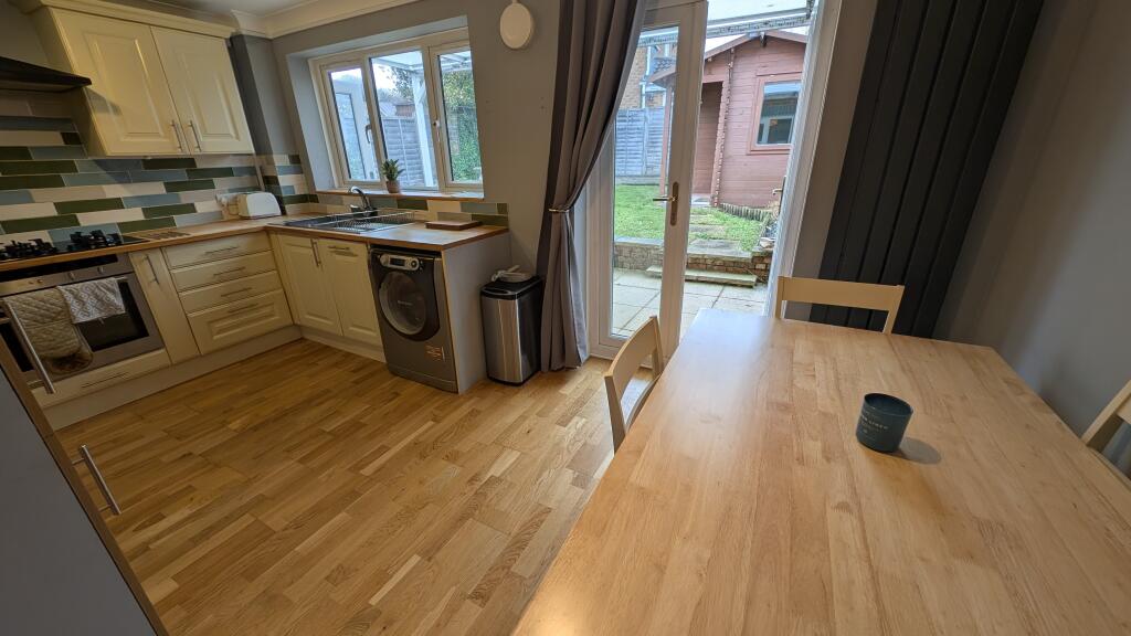 PXL_20251103_1327442