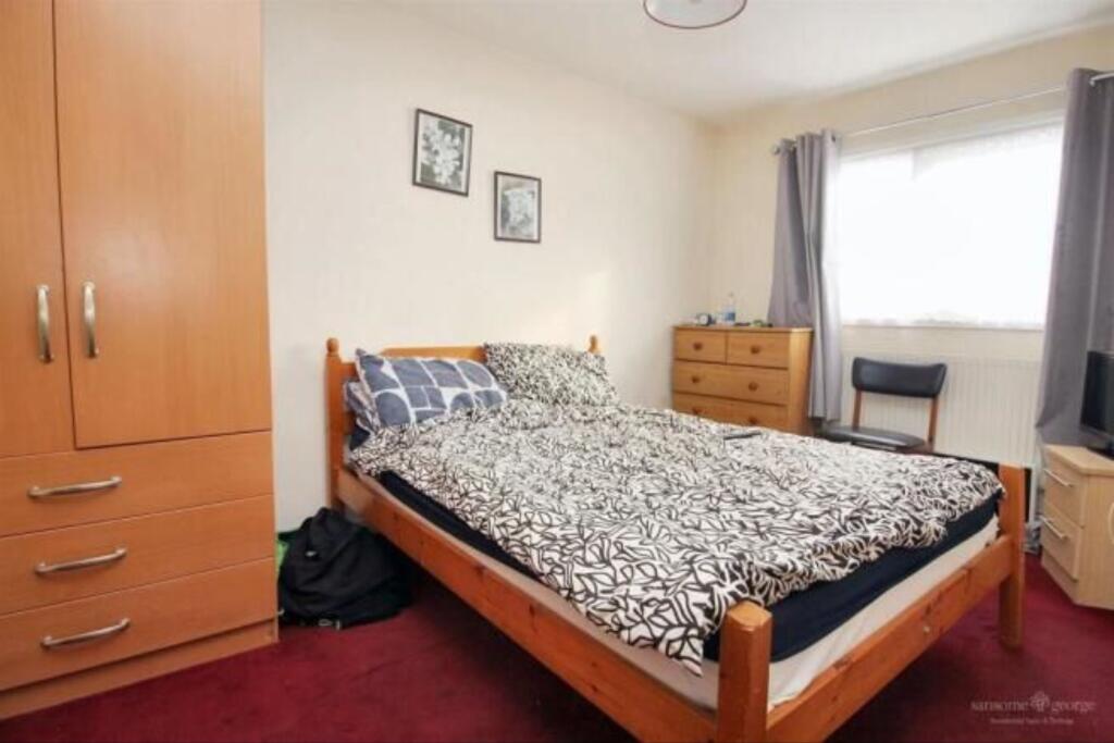 40 Helmsdale Close, Reading RG30 2PS