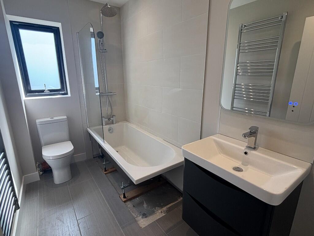 Family Bathroom 