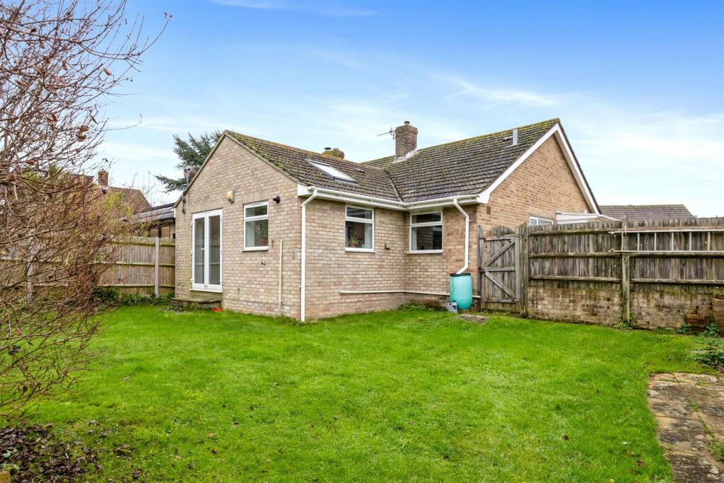 Lynchets Crescent GARDEN 3.jpeg