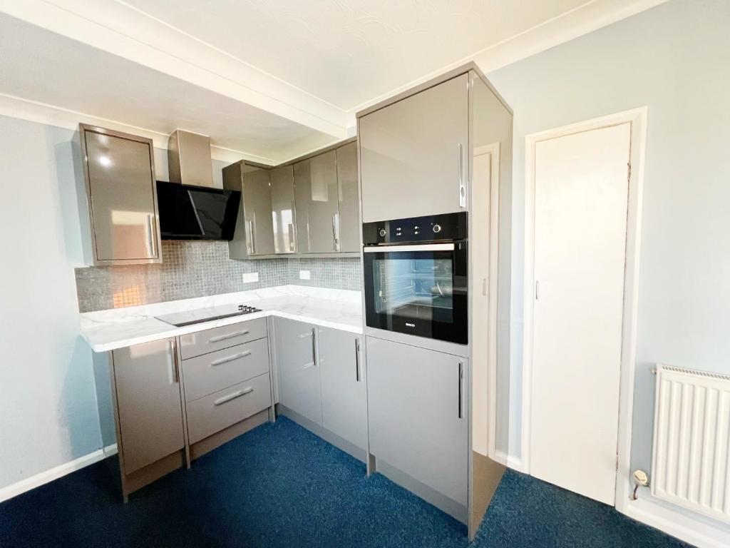 Kitchen pic 3.jpg