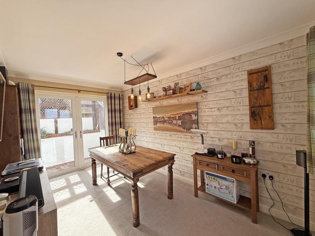 Belle Vue Avenue 9 - Bed 1 front.jpg