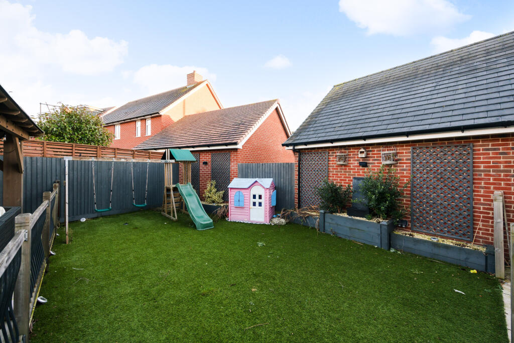 2 Cheddington Grove, HP22 7AB-9