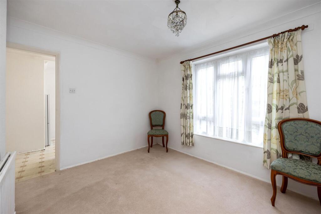 Chichester Close 21 DINING ROOM 2.jpeg