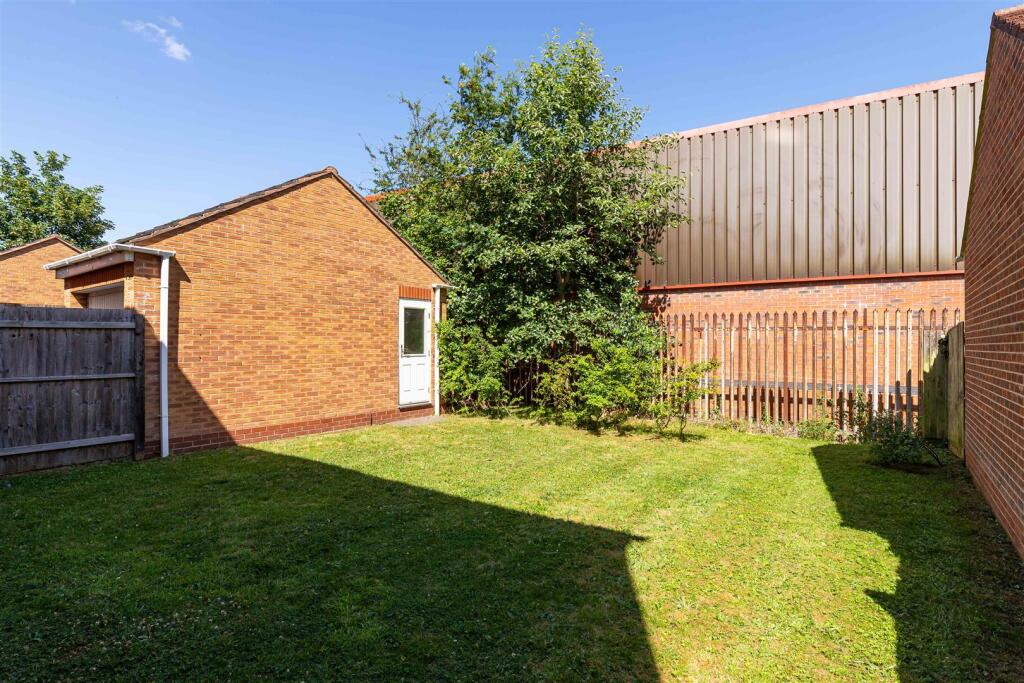 14 Waterlily Close-14.jpg