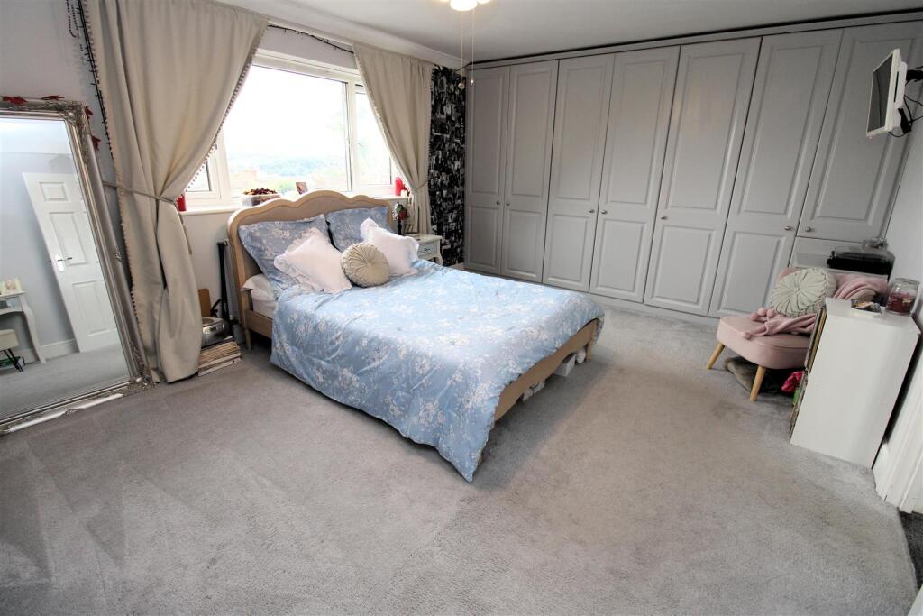 Bed 2.JPG