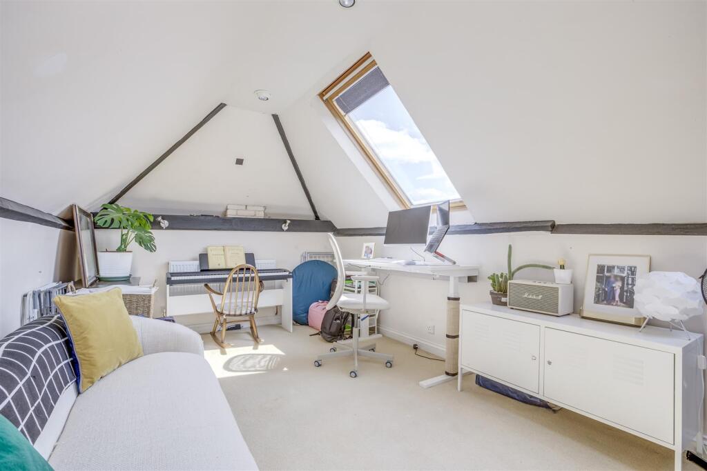 9A Desborough Park Road, HP12 3BQ-2.jpg