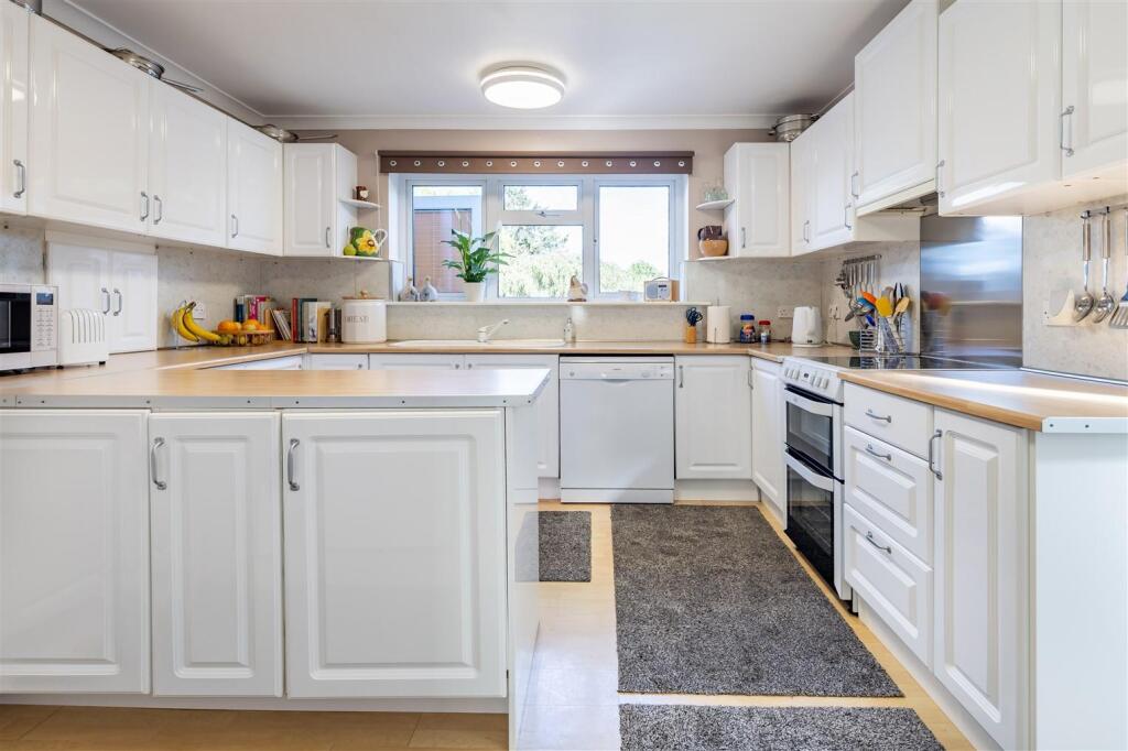 26 Lower Bury   (3).jpg