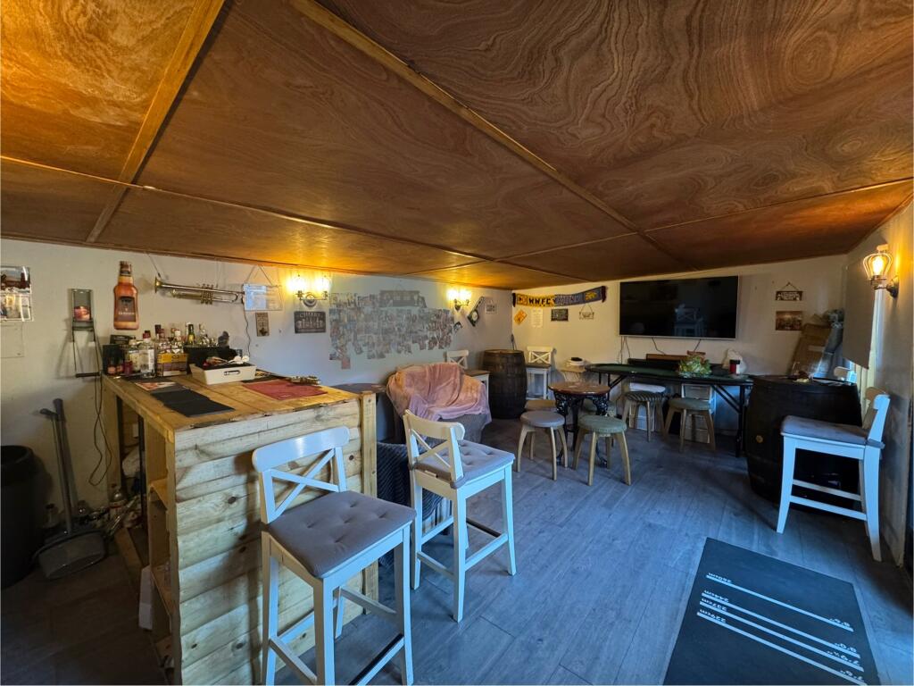 Garden room/bar