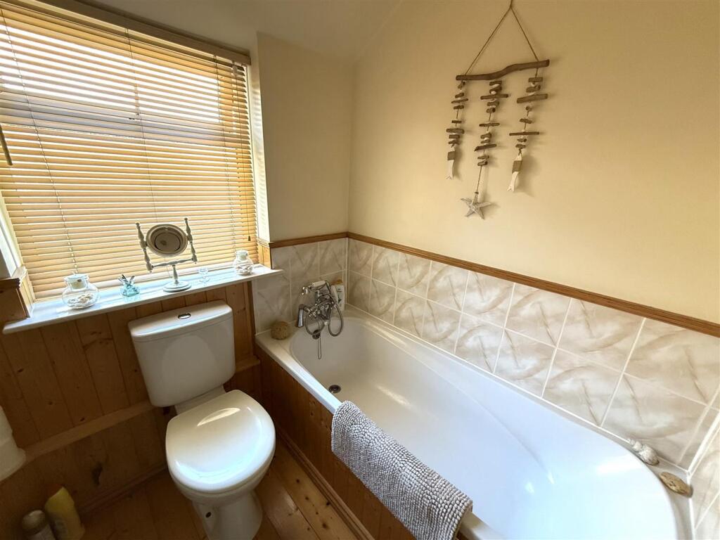 54 lion st bath 2.jpeg