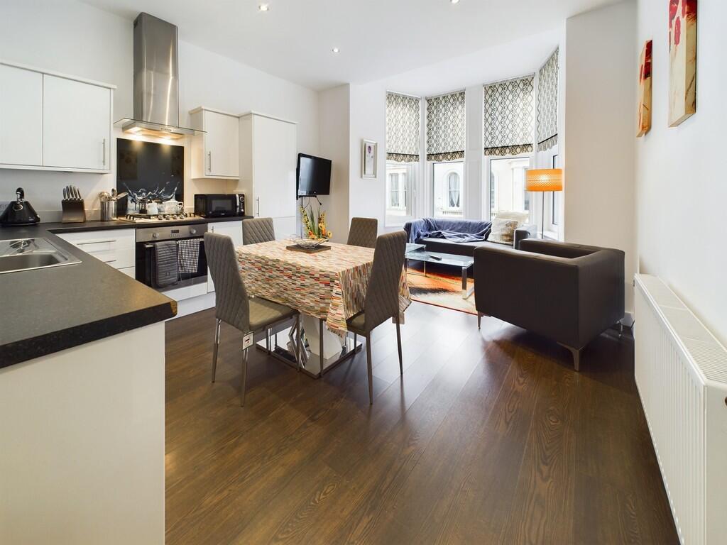 CAM02089G0-PR0416...