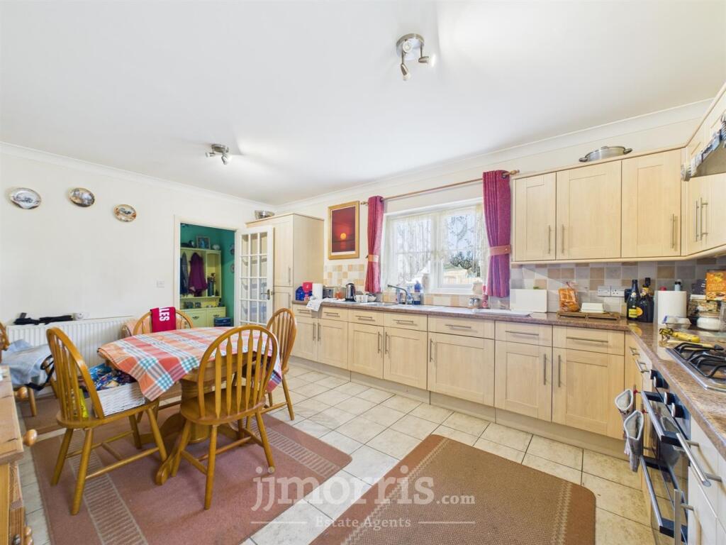 Kitchen/Breakfast Room