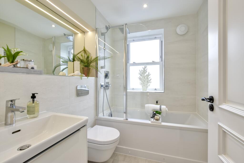 Holbein Gate, Northwood, HA6