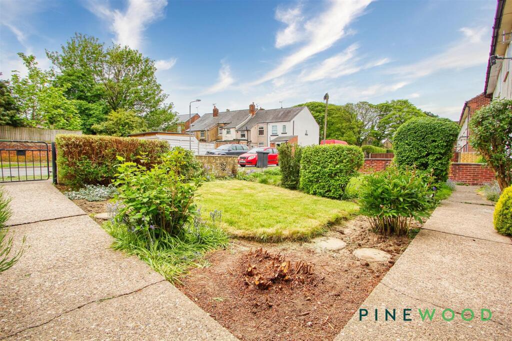 FRONT GARDEN