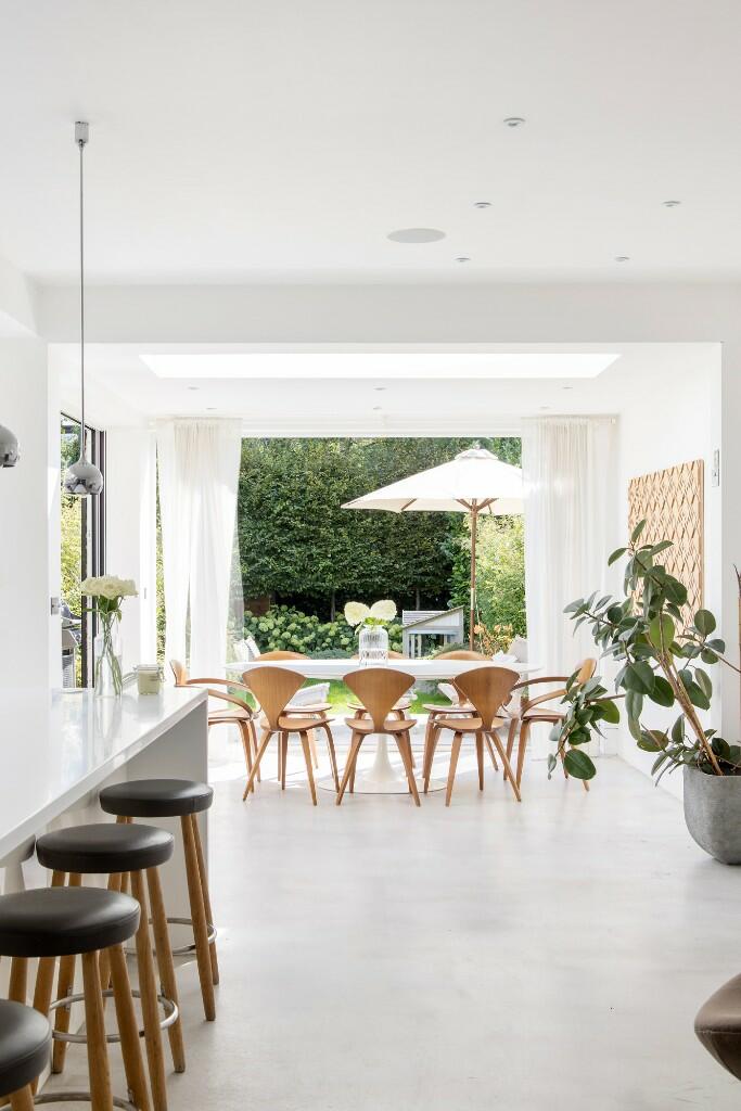 Kitchen/ dining room