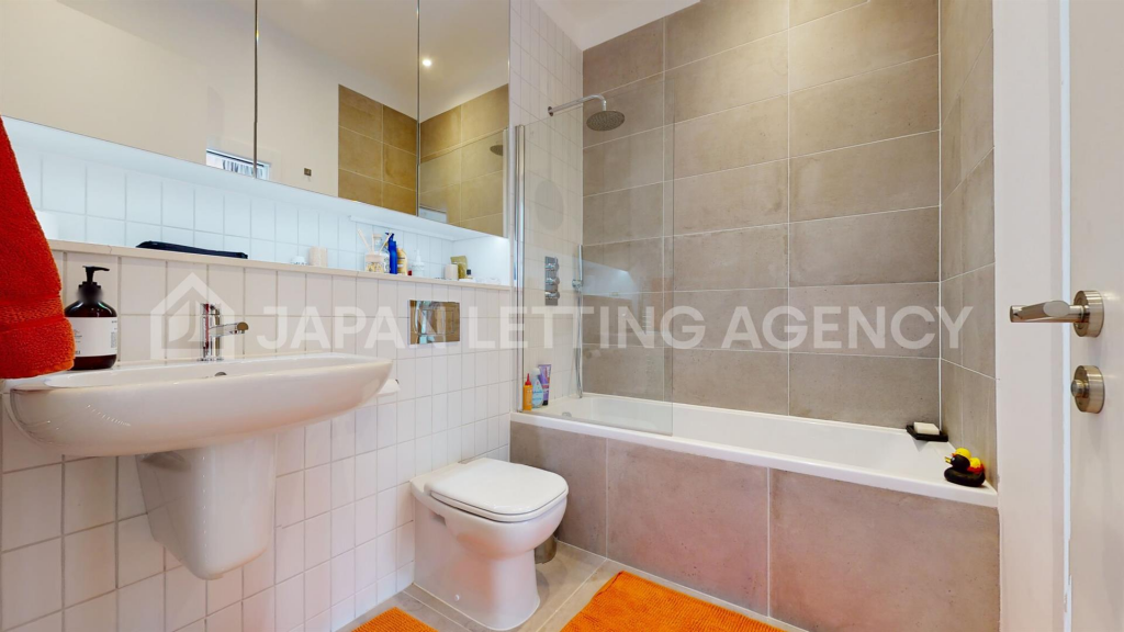Bathroom1-2_Watermarked.png
